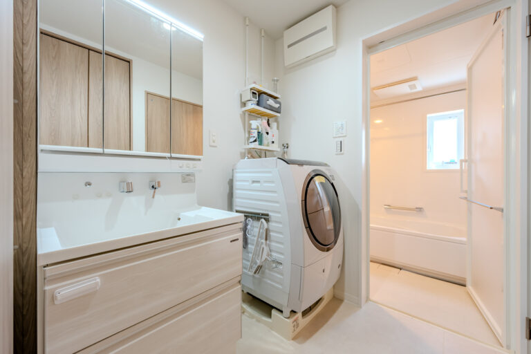 37aecd51bd77d813762e21aed3717145